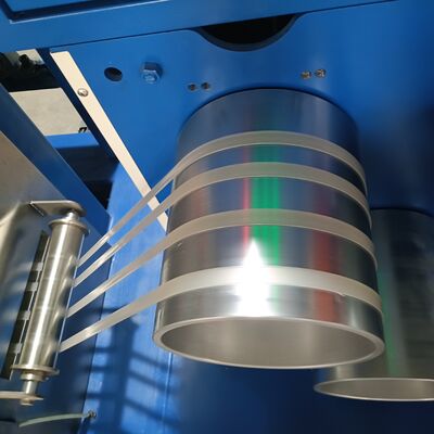 Verpakkingsmachine voor het maken van banden voor het verpakken van kunststof